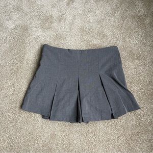 NEVER WORN FOREVER21 pleated mini skirt
